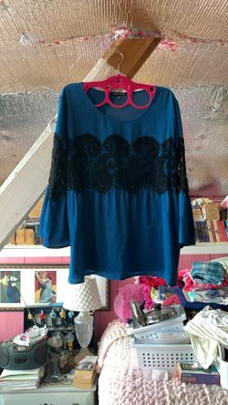 Women’s Top (size XL)