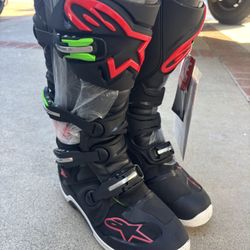Alpinestars Tech 7 - Size 9 - BRAND NEW