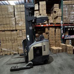 Stand Up Forklift Crown RR5200