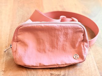 Lululemon Crossbody Belt Bag (Terracotta Pink)