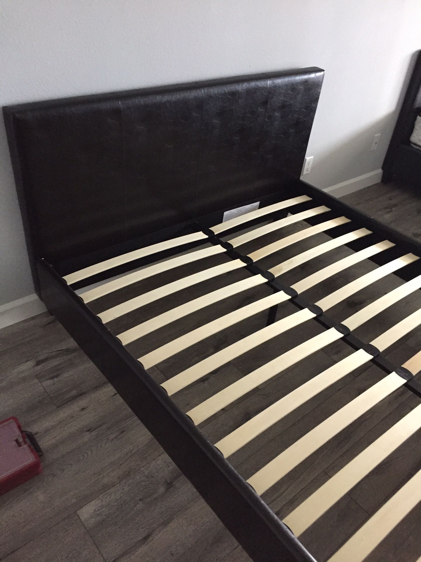 Queen Platform Bed Brand New (Can Deliver)