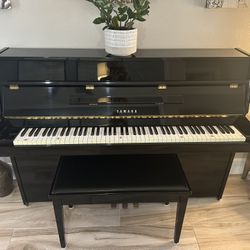 Yamaha Upright Piano Gloss Black