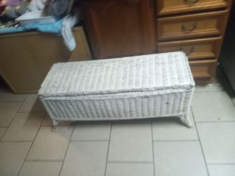 White Wicker Storage Chest with Lid