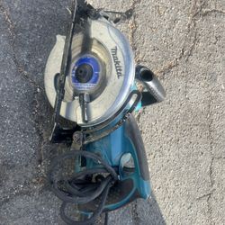 Makita Tools 5477NB Builders 15 Amp Electric 7-1/4" Hypoid Circular Saw w/Blade