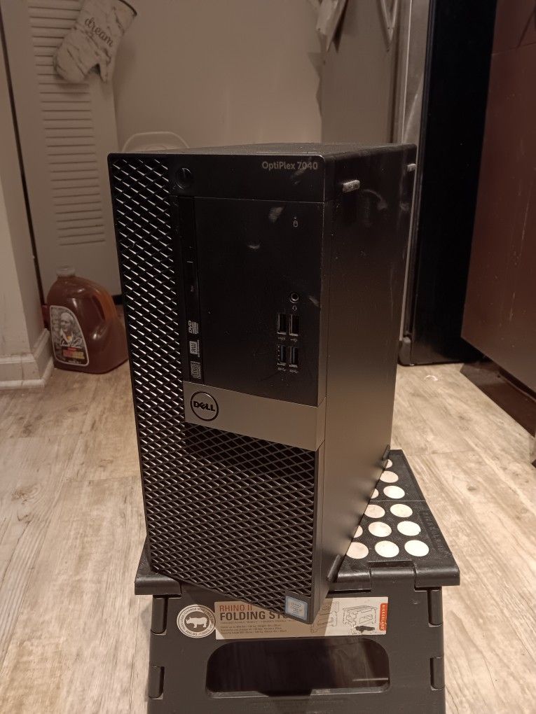 Dell Optiplex 7040 Core i7-6700 3.4ghz 16GB DVDRW DDR4 256GB Tower MT Win 10 Pro