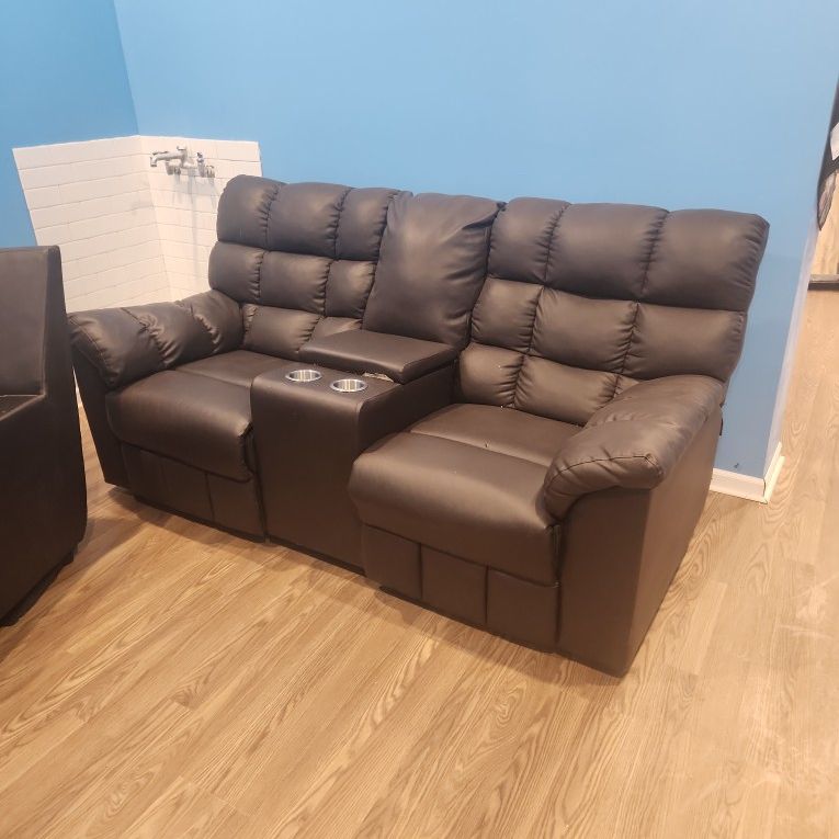 BROWN LEATHER 3 PIECE COUCH (BLUETOOTH)