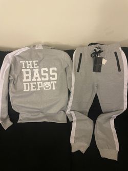 Men Sweatsuit (size Small)