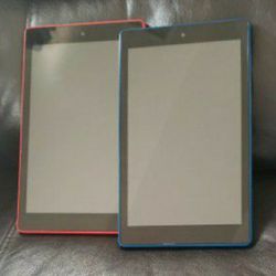 Blundle of 2!Amazon Fire HD 8 (8th Gen.) L5S83A -16GB-Wji-Fi-8in Tablet Blue &Red