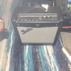 Fender. Mustang Amp