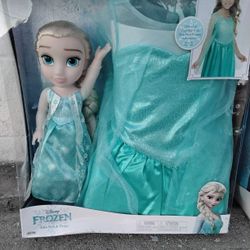 NEW Frozen Dolls 
