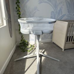 HALO Innovations BassiNest Soothing Swivel Sleeper 3.0 Baby Bassinet - Gray