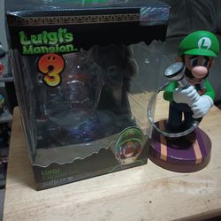 New In Box A Mario Brothers Luigi Statue