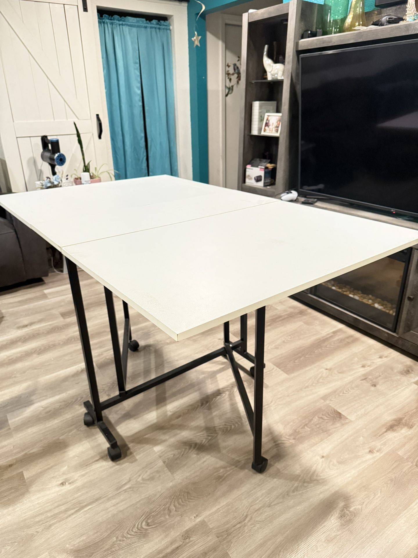 Foldable Quilters /Craft Table