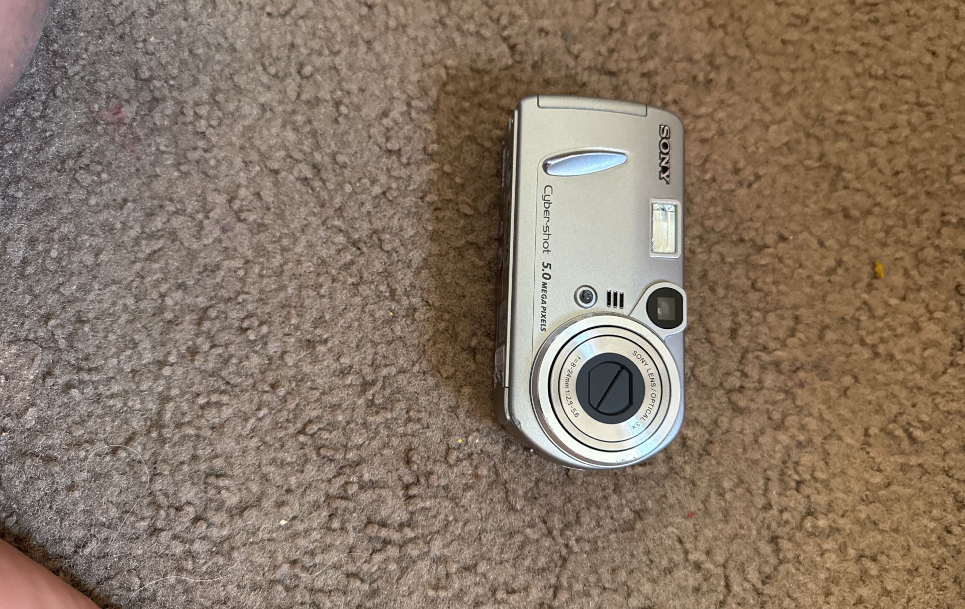 Sony Cyber-shot 5.0 Mega Pixels 