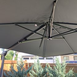 Cantilever Umbrella 