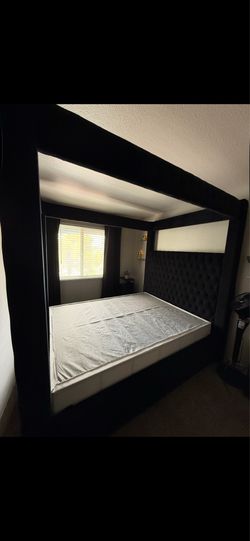 Beautiful black queen bedframe  w/ box springs