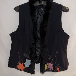 Ladies size Small adorable floral embroidered accents suede & fur vest 