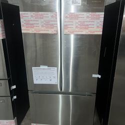 AMAZING DEAL ON THIS BEAUTIFUL REFRIGERATOR (MSRP IN STORE IS: $2159)