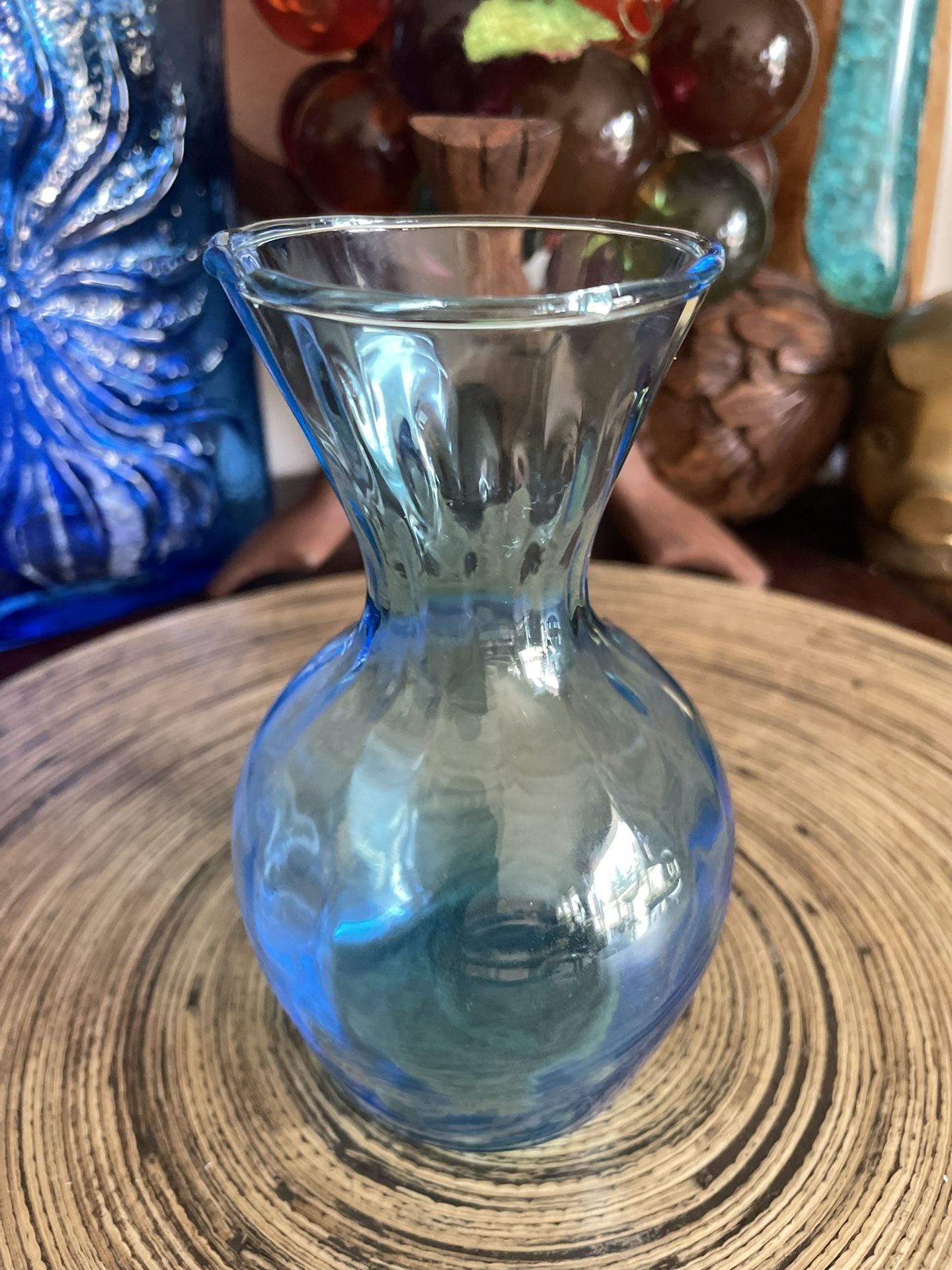 Beautiful vintage Small Turquoise Hand Blown Bud Vase 🏺