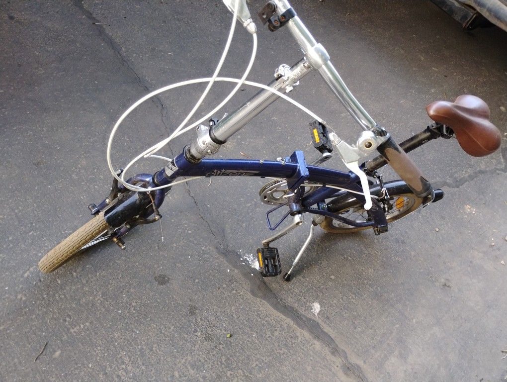 Black New Wrote It For A Couple Hours It Folds Up To Little Square And Very Good Bike
