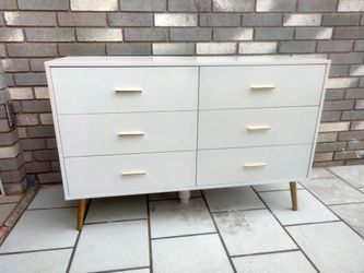 Elegant Dresser Comoda