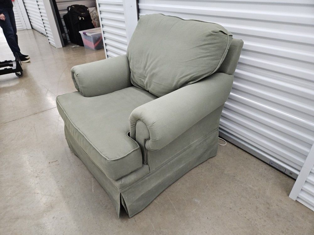 Nice and Comfortable Haverty's Occasional Chair