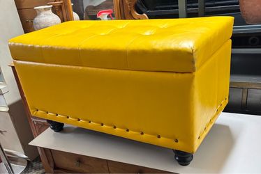Storage foot stool