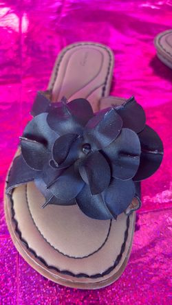 Sandals SONOMA 9 medium Black Flower Slide Sandals