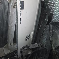 Honda RIDGELINE Parts (2017-2025)