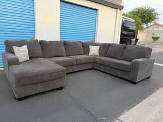 Dark Gray Sectional Couch 🚛🚚 Free Delivery 🚛🚚
