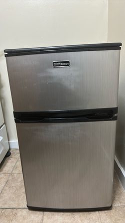 Mini fridge!!