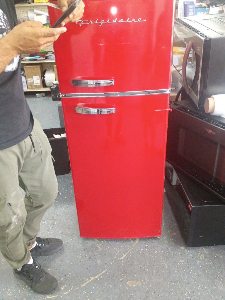 Refrigerator