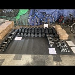 New Gym Quality Hex Dumbbells. 10lbs - 50lbs. $17-$85. Price Sheet In The Ad Pics