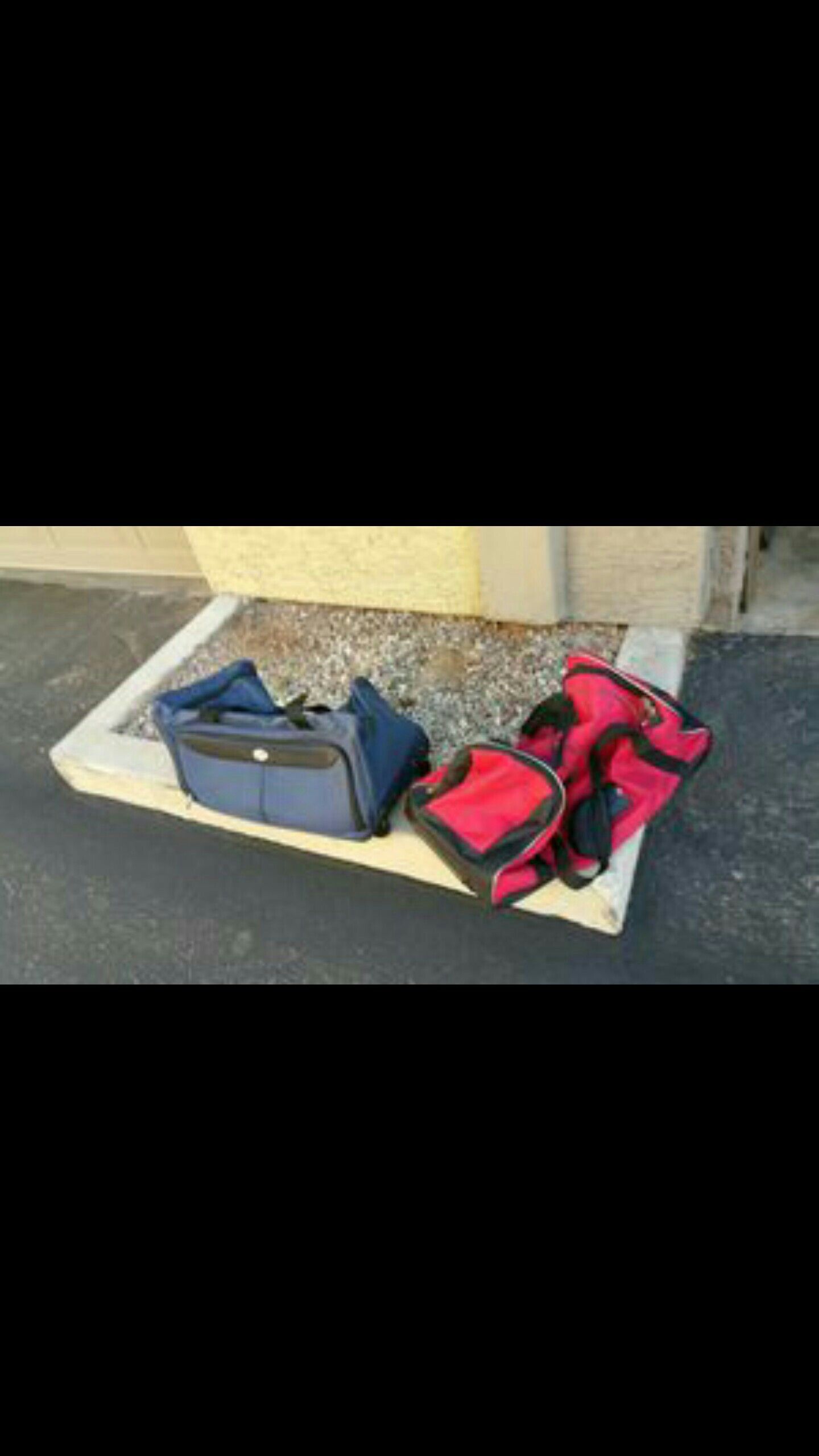 22" Duffle Bags transforms into Luggage