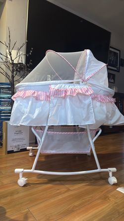 Dream On Me Karley Portable Infant Bassinet,