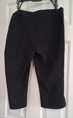 Black Mariposa Capris