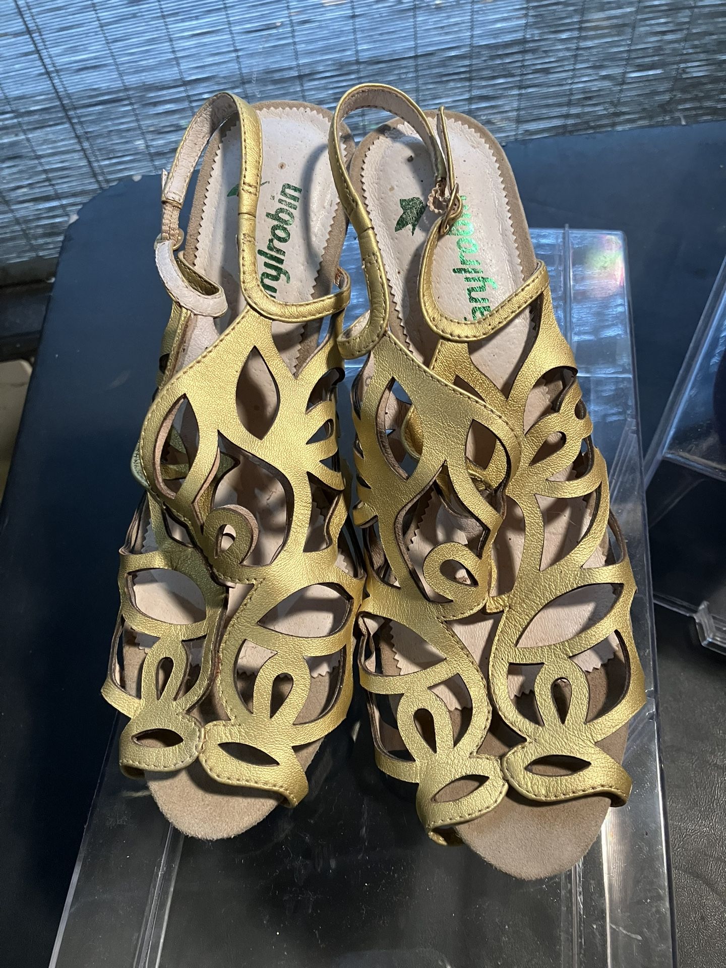 Faryl Robyn Holiday Heels