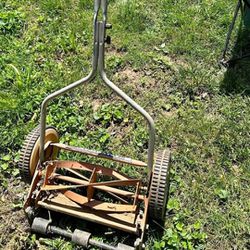 Manual Lawn Mower 