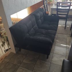 Black Fabric Plush Cushioned Couch/COUCHBED