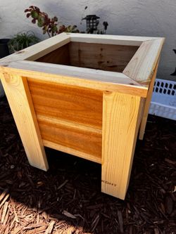 Planter box