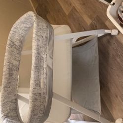 Disney Bassinet 