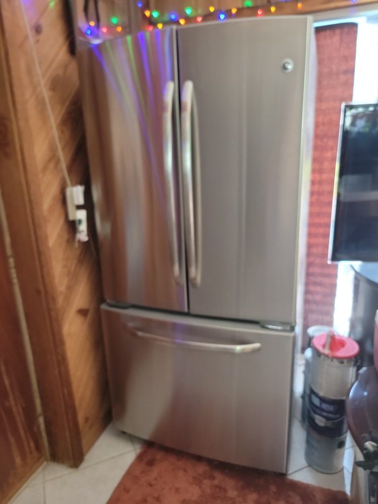 GE Refrigerator