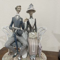 Lladro ( Lovers In The Park)