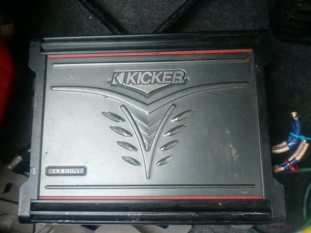 Kicker ZX300.1 Mono subwoofer amplifier 300 watts RMS x 1 at 2 ohms