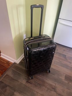 🧳💼🎒🧳 TAHARI - LUGGAGE - Diamond Tower Hardside Spinner Luggage 🧳💼🎒🧳