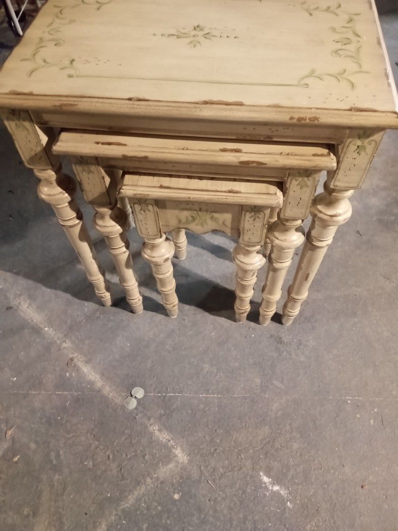 Cute Nesting Tables