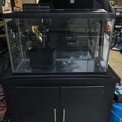 29 gallon aquarium with stand And Marineland Filter