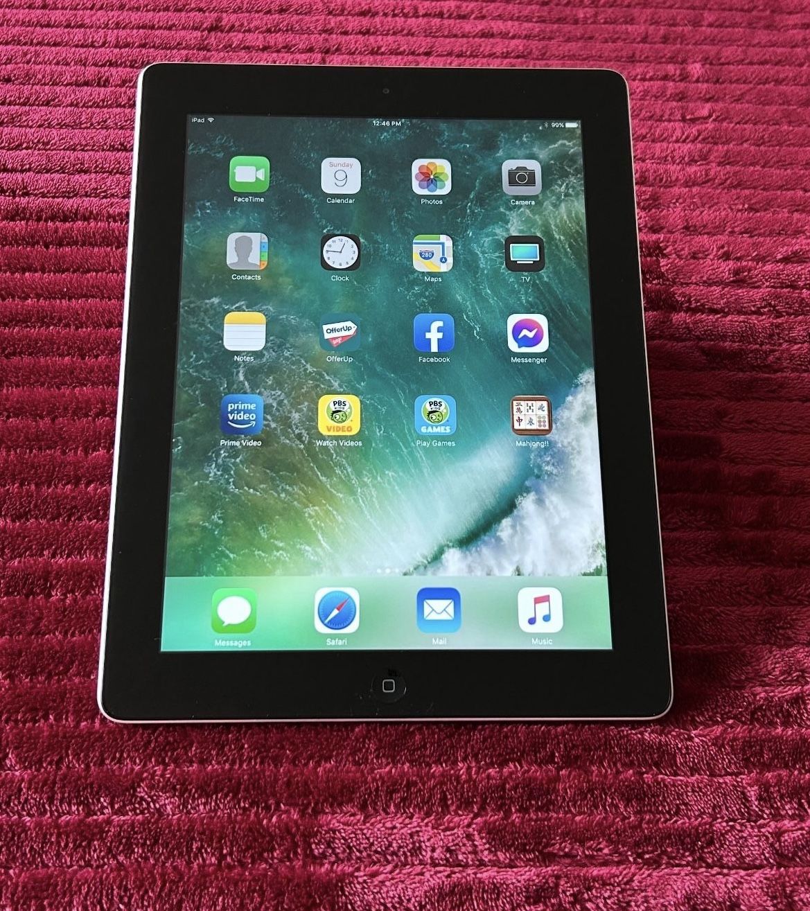 Apple iPad Gen.4/Unlocked in excellent condition- Low Price. $25