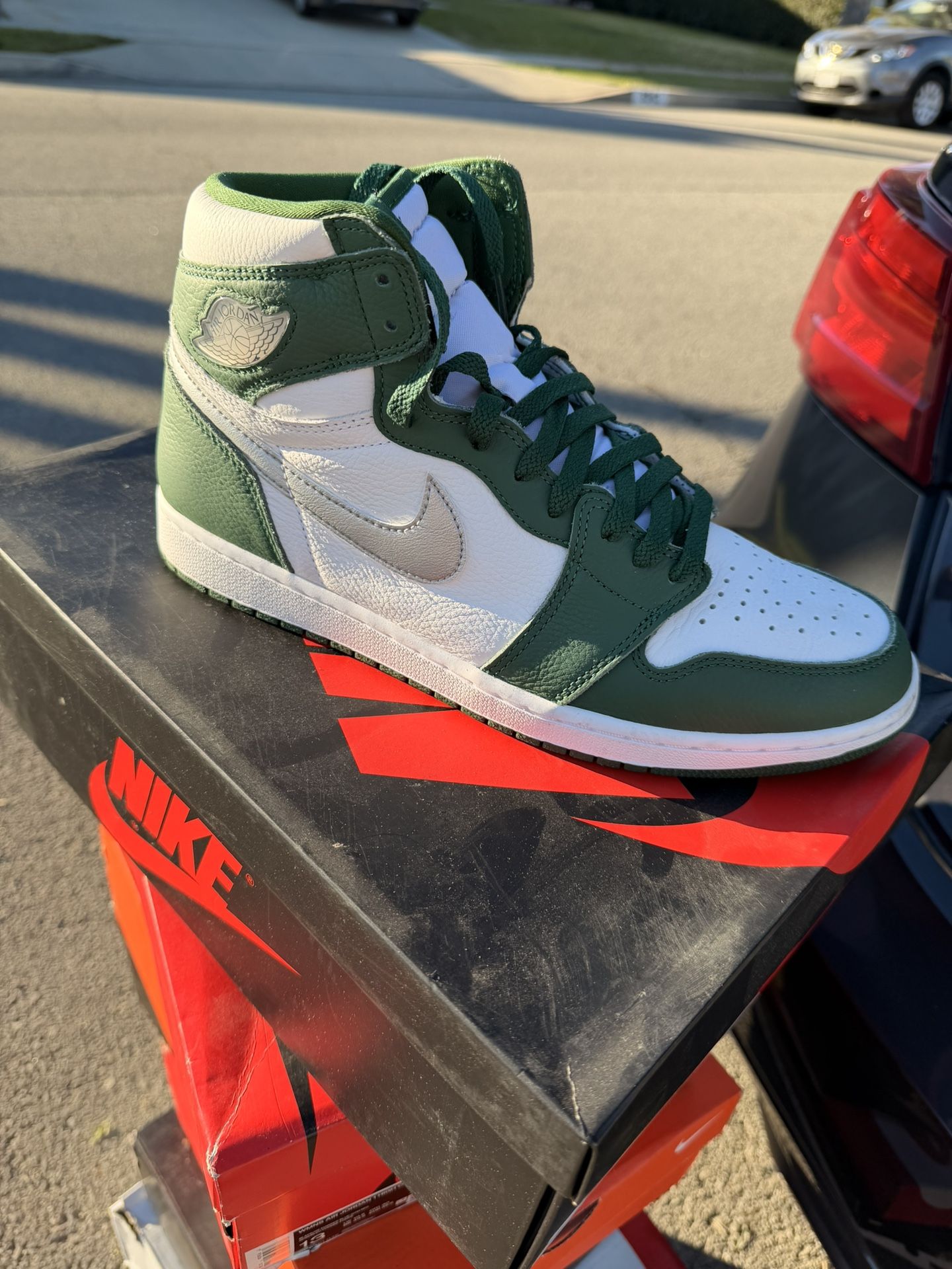 Jordan 1s Retro OG Gorge Green