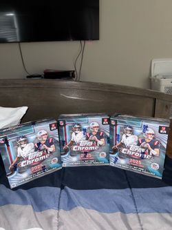 Topps Chrome NFL Mega Box 2025 Football